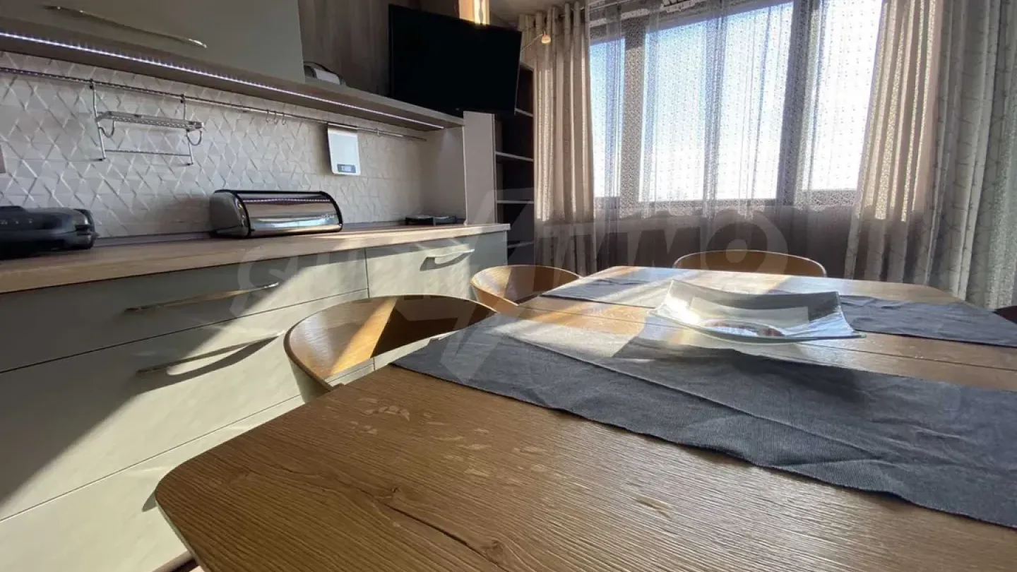 Spacious, Fully Furnished Varna Apartment with Sea Panorama - Image 3