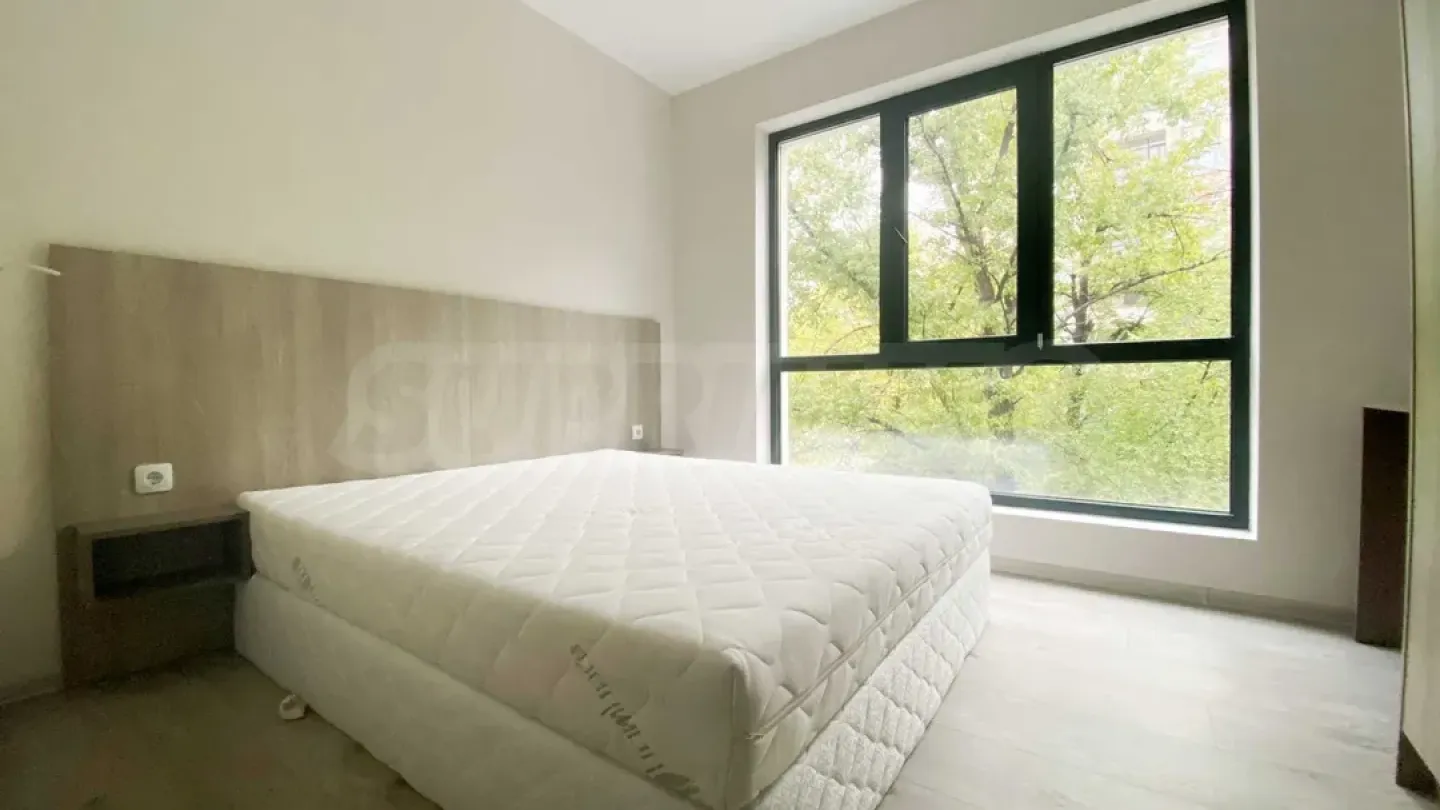 Spacious 2-Bedroom Apartment w/ Parking, Plovdiv - Image 5