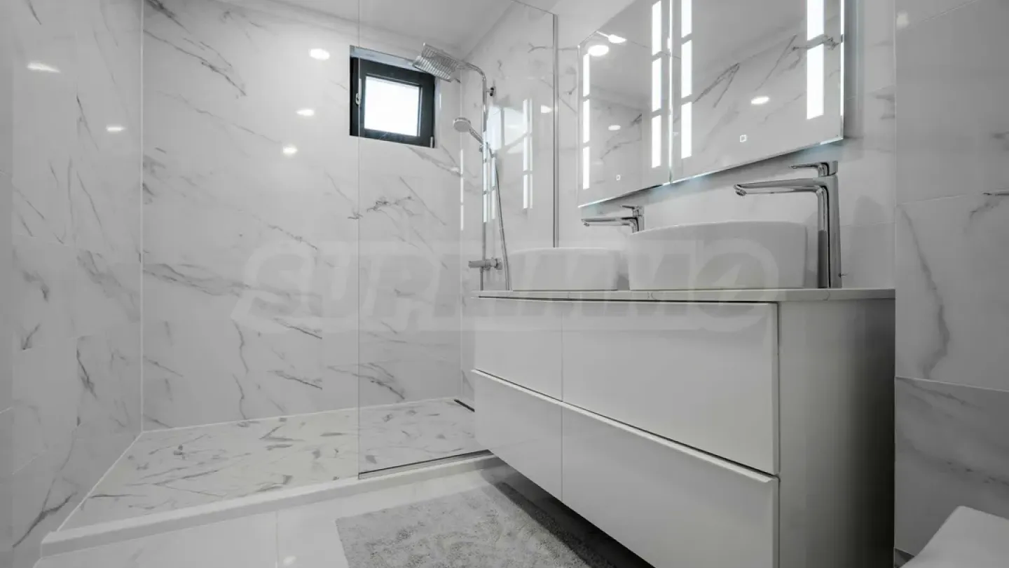 Spacious 3BR Apartment in Kychuk Paris, Plovdiv - Image 5