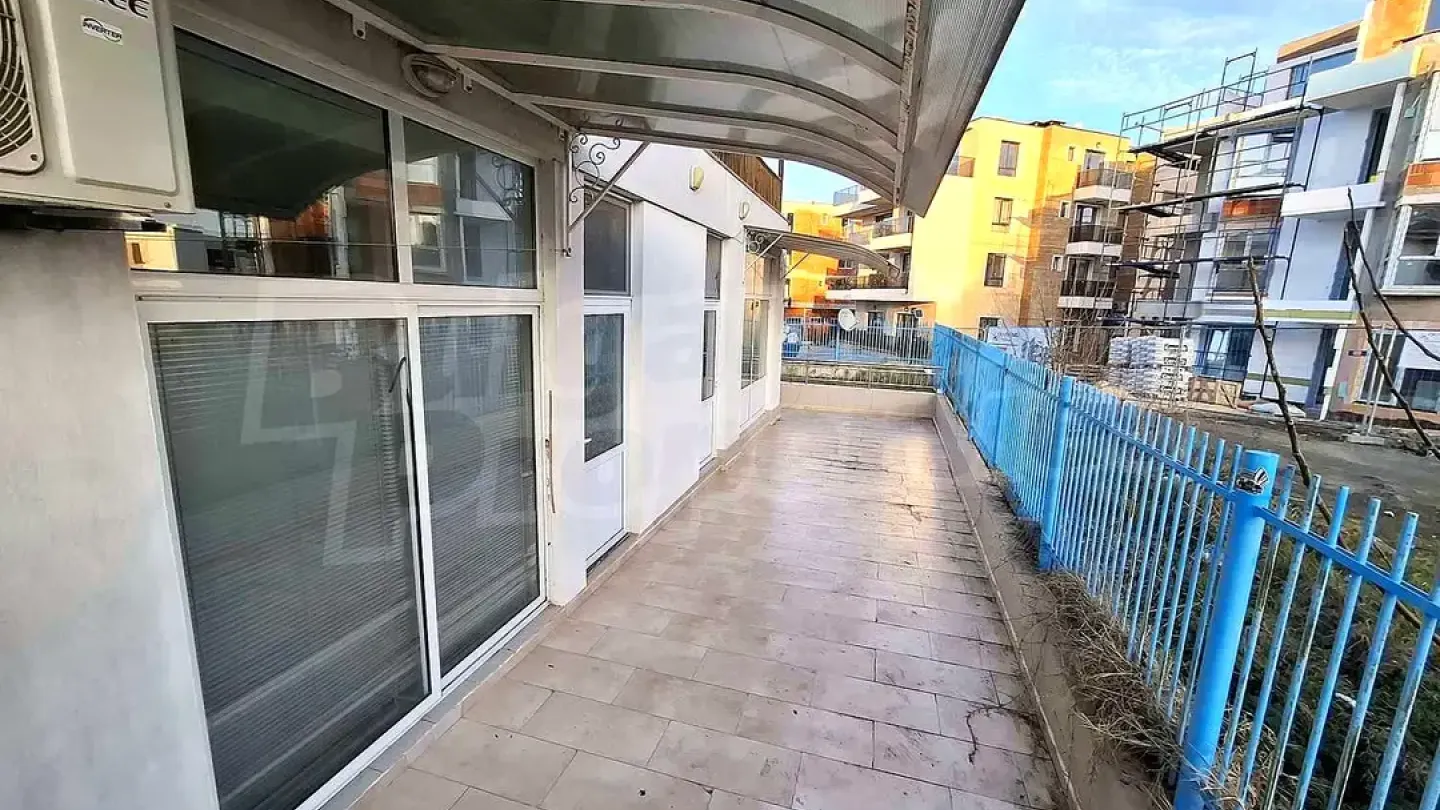 Fully furnished apartment with a private courtyard in Kranevo. - Image 2