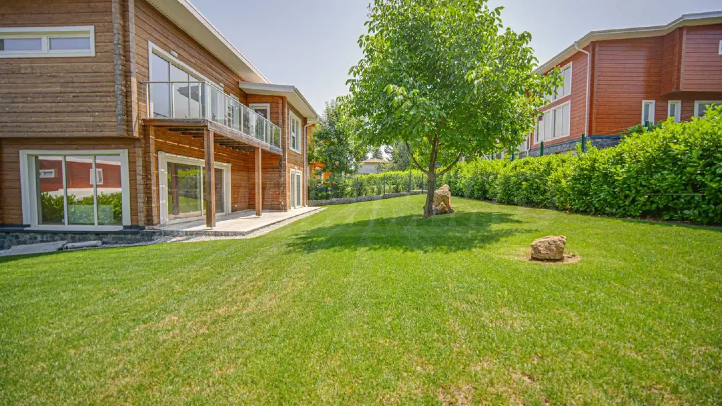 Luxury Eco House - Sofia, 4 Bed, 360m2 - Image 1