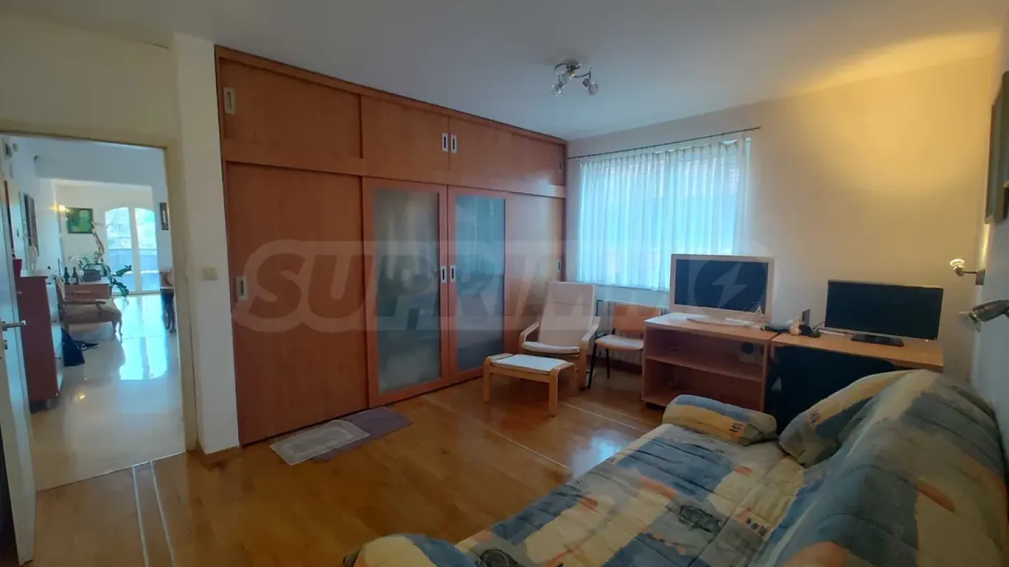 Spacious 3-Bedroom Apartment Near Metro Station, Sofia - Image 2
