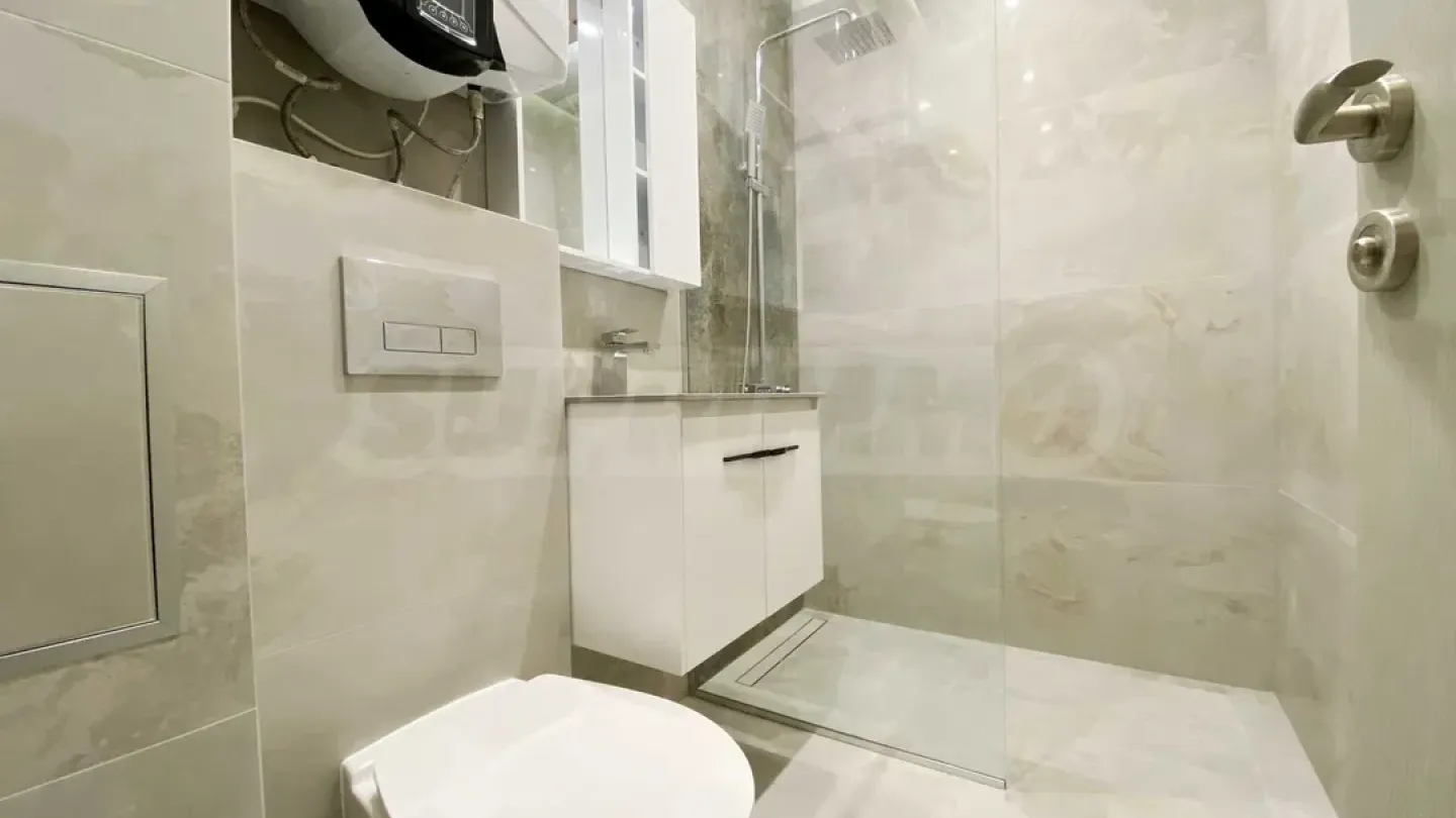 Stylish 3-Bedroom Apartment for Rent in Central Plovdiv - Image 3