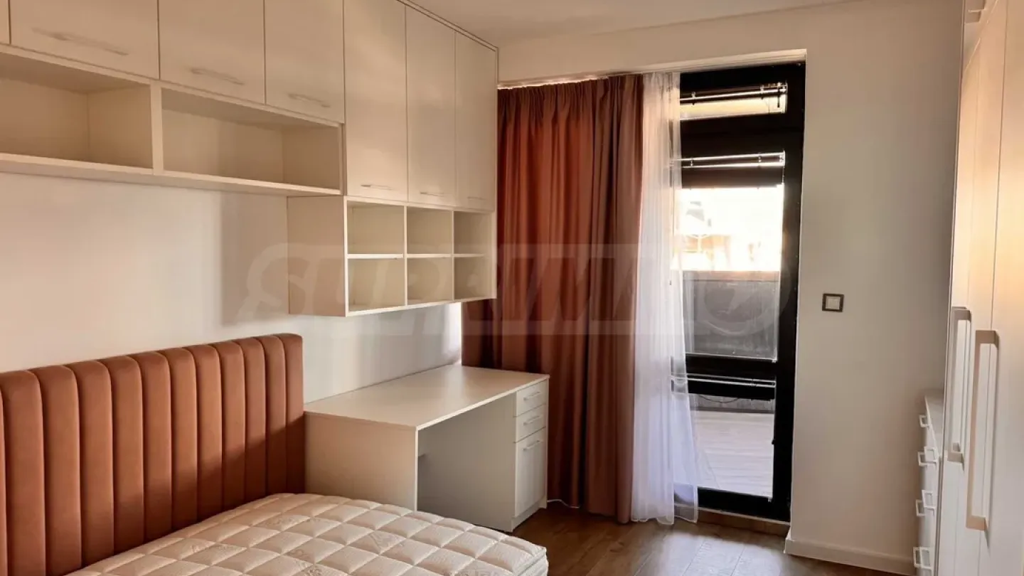 Luxury Burgas Penthouse - Sea Views & 4 Beds - Image 5