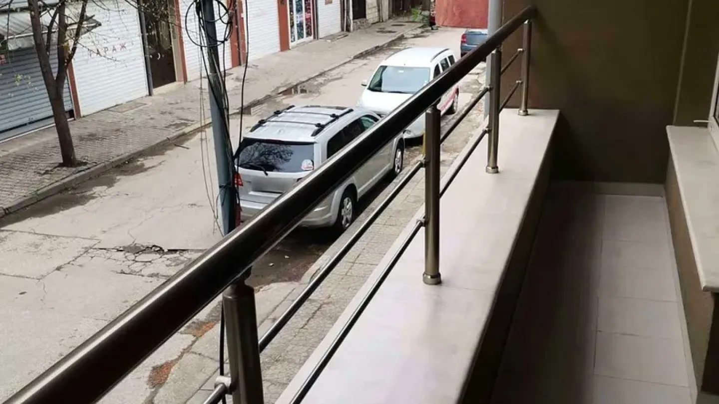 Spacious, Fully Furnished 2-Bedroom Apartment in Plovdiv's Karshiyaka - Image 1