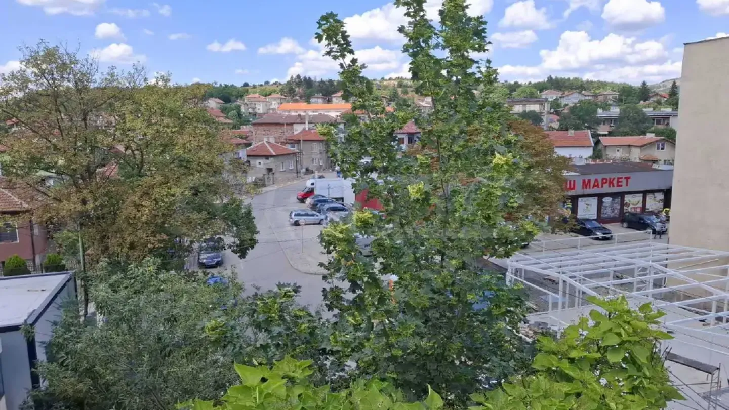 Spacious 2-Bedroom Apartment in Dragoman, Bulgaria - Image 1