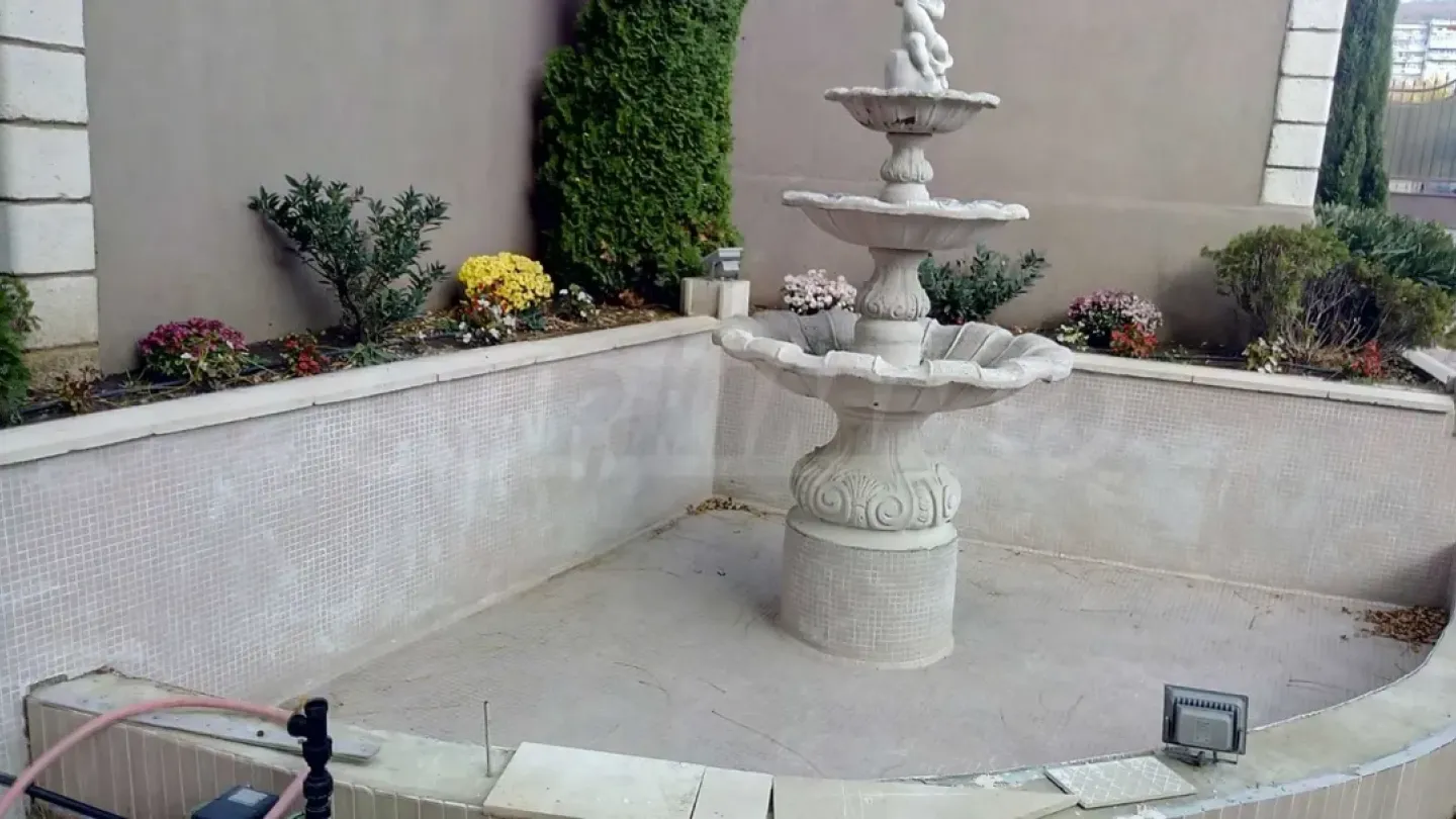 Spacious 4-Bedroom Apartment in Varna's " Mladost" Area - Image 4