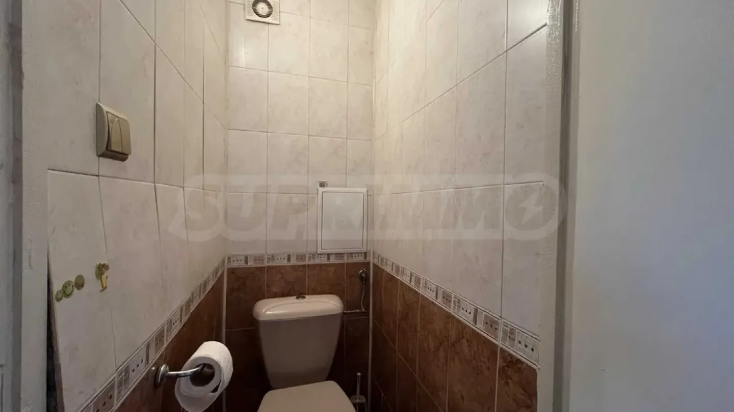Spacious 2-Bedroom Apartment in Burgas Center - Image 5