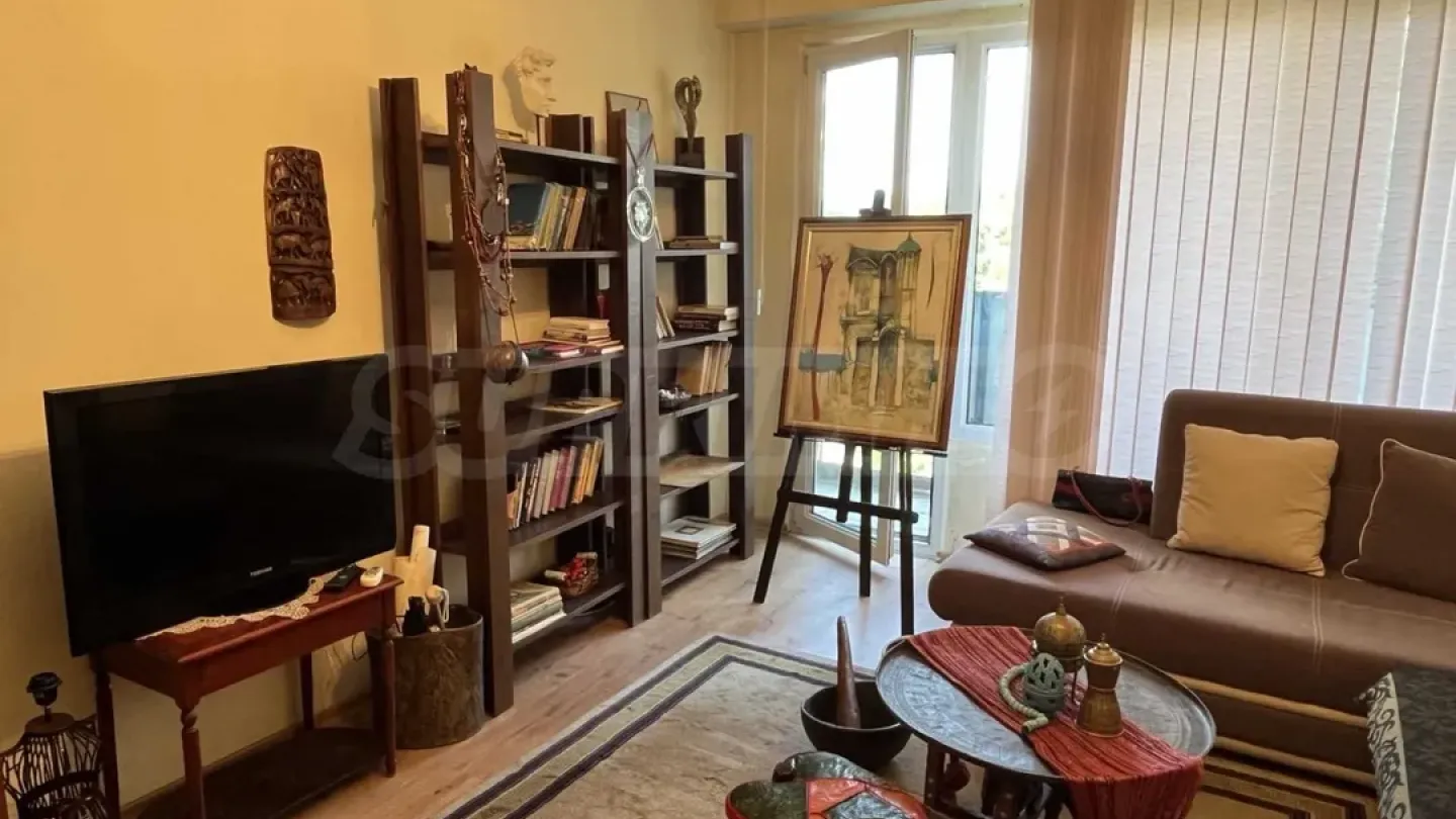 Spacious 2-Bedroom Apartment in Burgas Center - Image 4