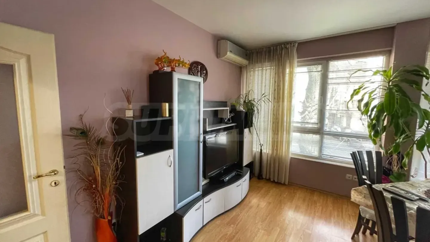 Spacious Fully Furnished Apartment in Varna's "Zimno Kino Trakia" - Image 2