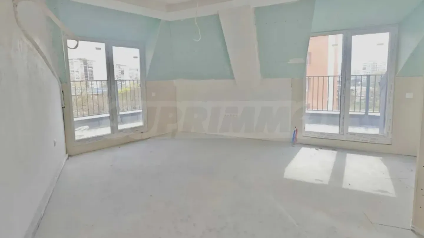 Spacious Apartment with Panoramic Terrace in Sofia - Image 2