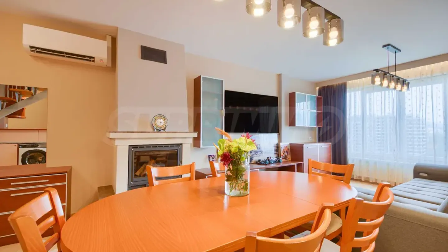 Spacious 3-Bed Apartment in Dianaabad, Sofia - Image 2