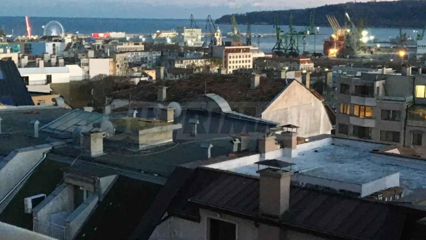 Spacious, Fully Furnished Apartment in Varna's Center - Image 1