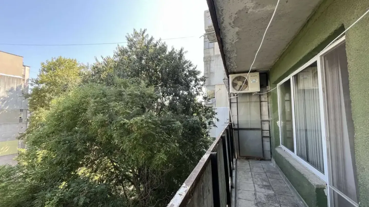 Spacious 2-Bedroom Apartment in Burgas Center - Image 1