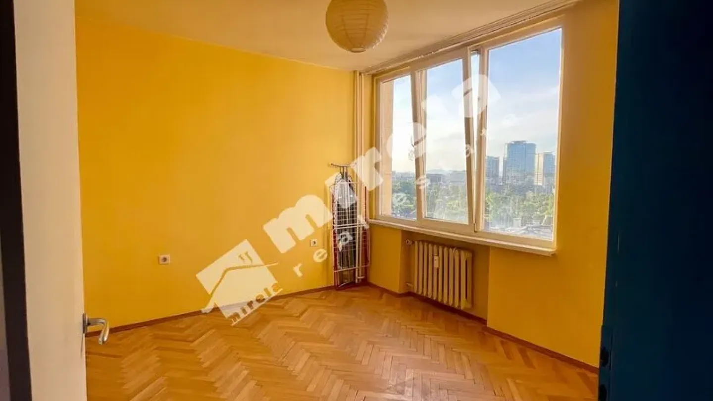 Spacious 3-Bedroom Apartment in Sofia's Loznevo District, Panoramic Views - Image 1