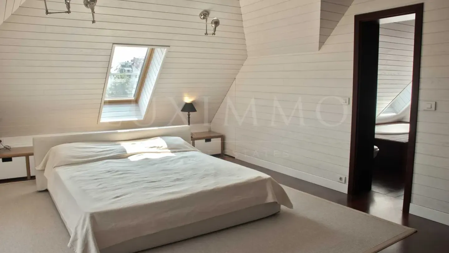 Spacious, Fully Furnished Apartment with Panoramic Views in Sofia - Image 5