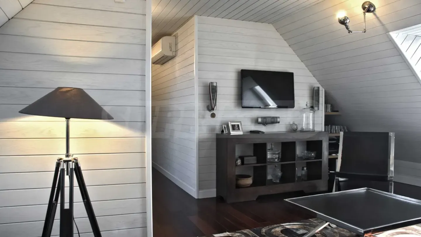 Spacious Fully Furnished Penthouse Apartment with Stunning Views in Sofia - Image 3