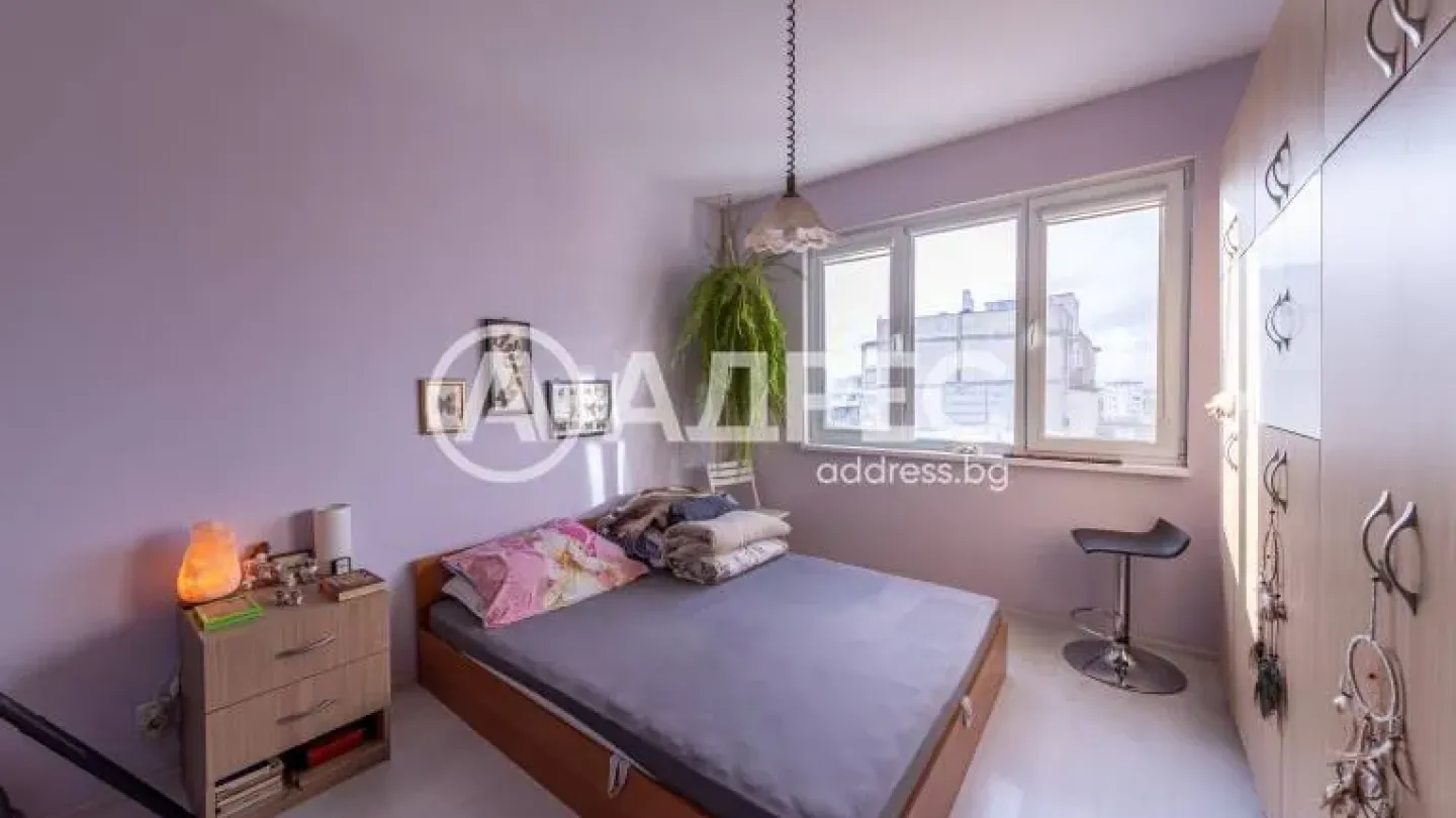 Spacious Fully Furnished Three-Bedroom Apartment for Sale in Varna's Mladezha District - Image 2