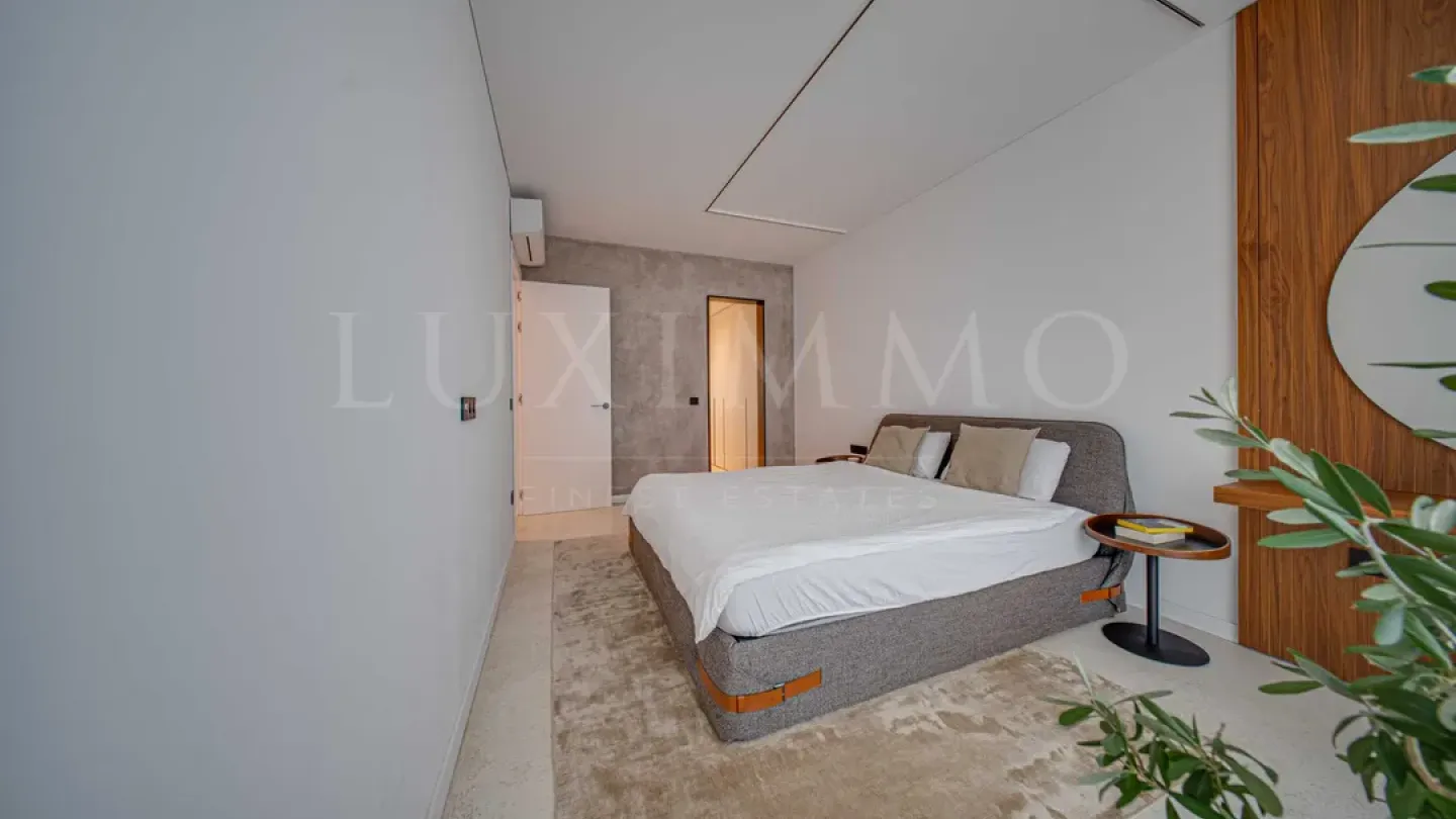 Sun-Drenched Apartment in Sofia's Diamond 1 - Image 2