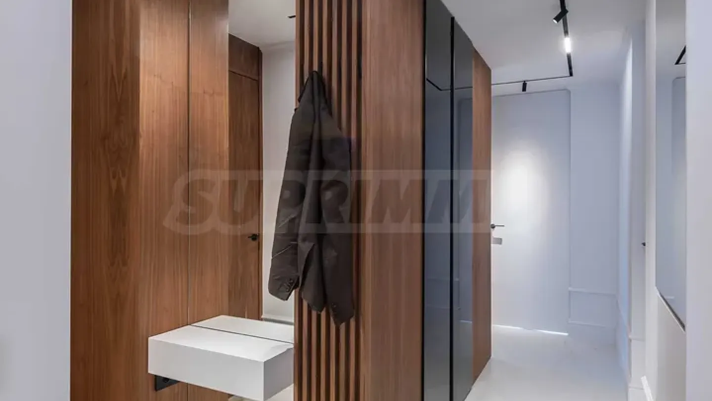 Luxurious Burgas Apartment with Sea Views - Image 5