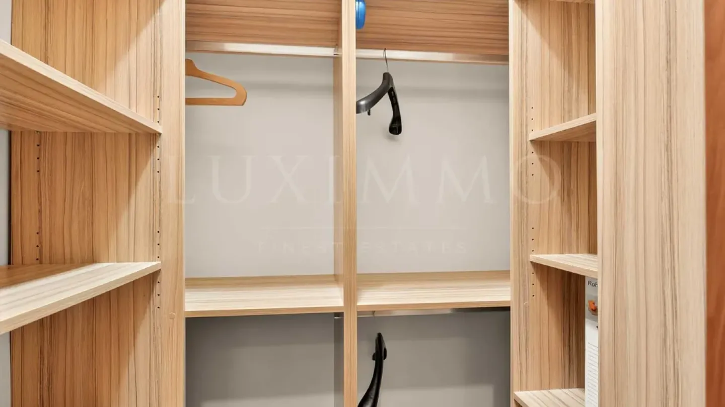 Spacious, Fully Furnished Apartment in Varna's Confuto District - Image 5