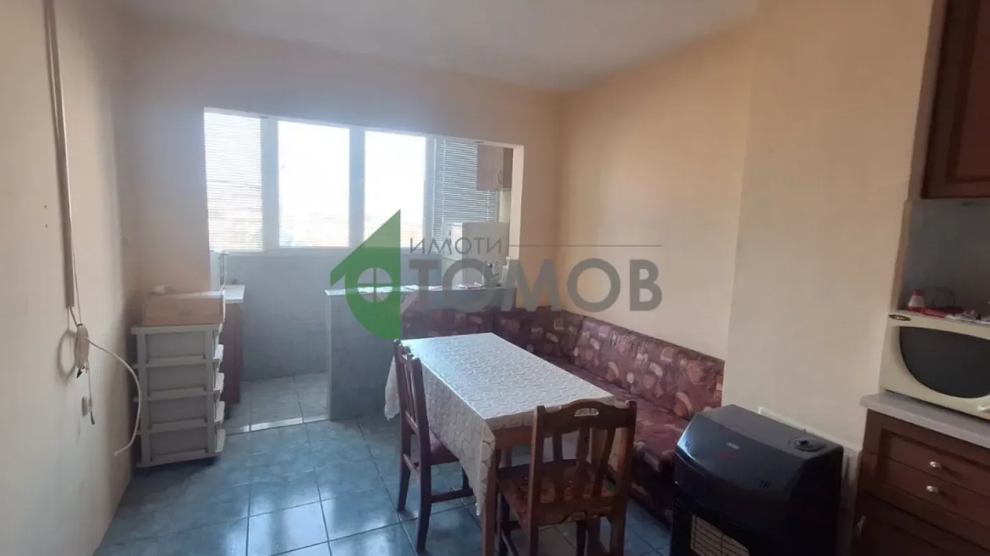 Spacious 2-Bedroom Apartment in Stara Zagora's Opelchenski District - Image 5