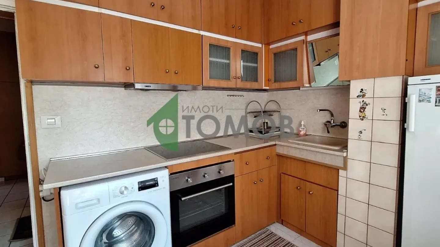 Fully Furnished 3-Bedroom Apartment Near Medical University - Stara Zagora - Image 1