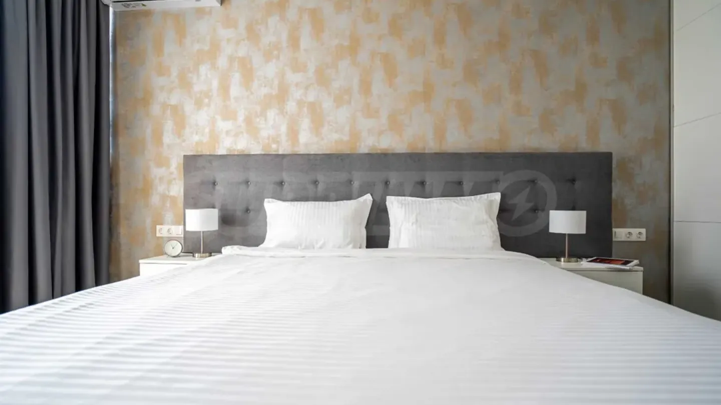 Stylish One-Bedroom Apartment in Plovdiv's Hristo Smirnenski - Image 2