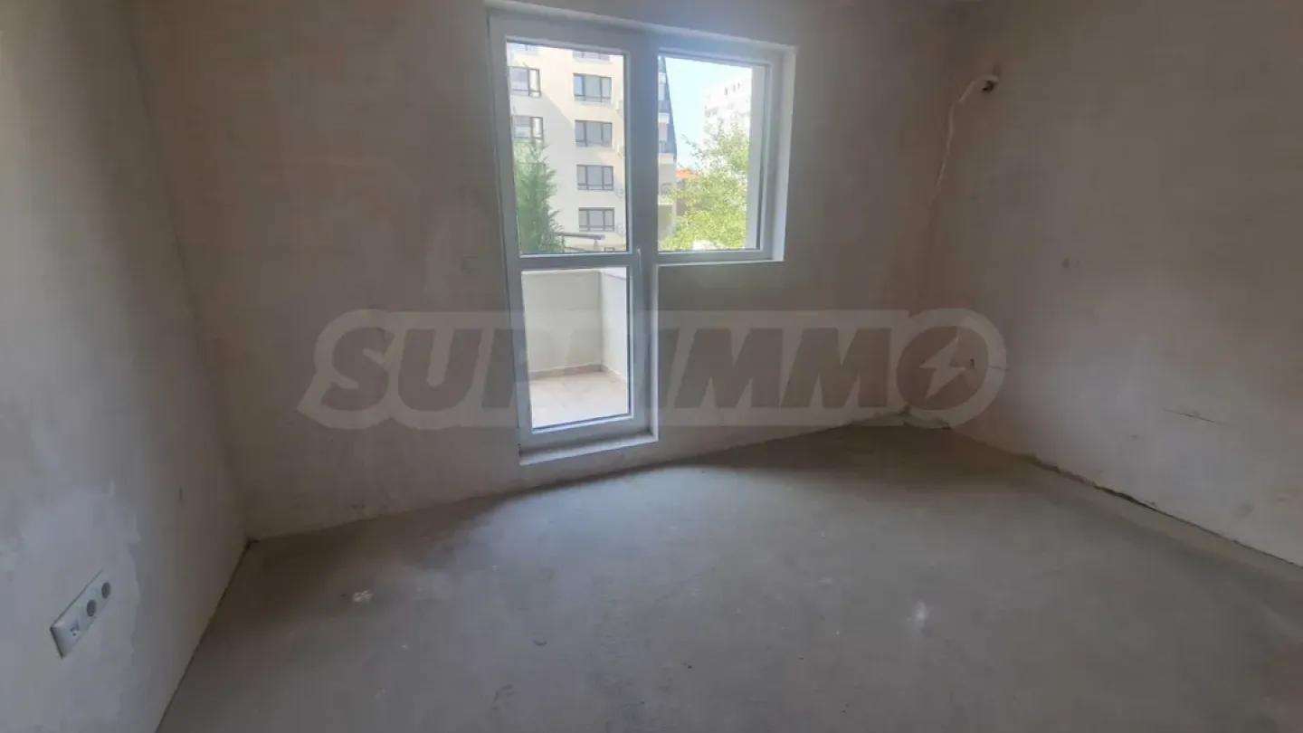 Spacious Apartment Near Varna Cathedral for Sale - Image 5