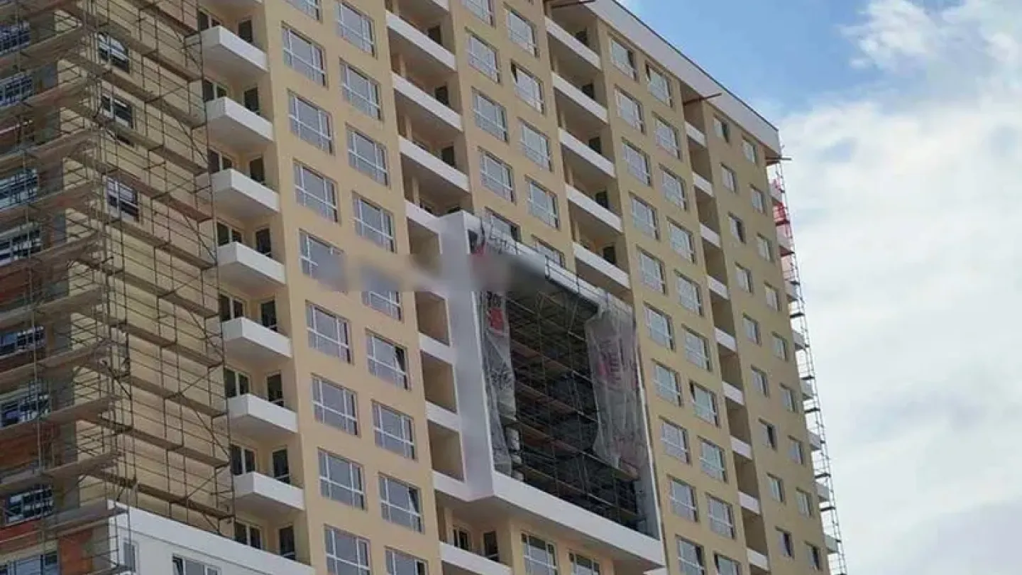 Luxury 1-Bedroom Apartment with Parking in Central Park, Burgas - Image 2