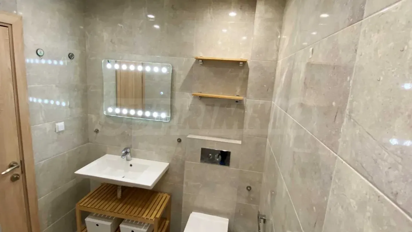 Stylish 2-Bedroom Apartment with Parking in Plovdiv, Bulgaria - Image 1