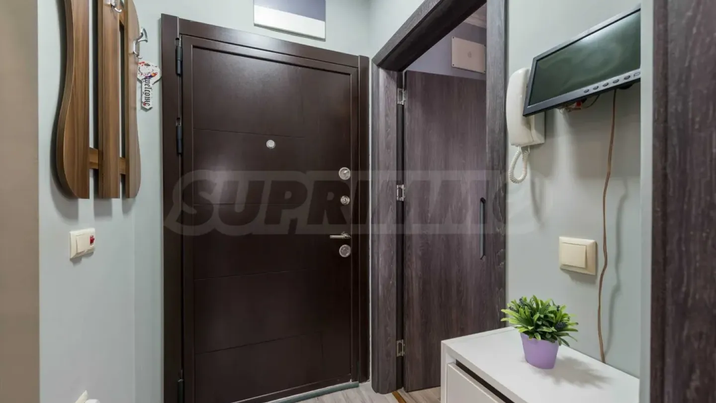Luxury Fully Furnished Mezonet in Varna City Center - Image 4