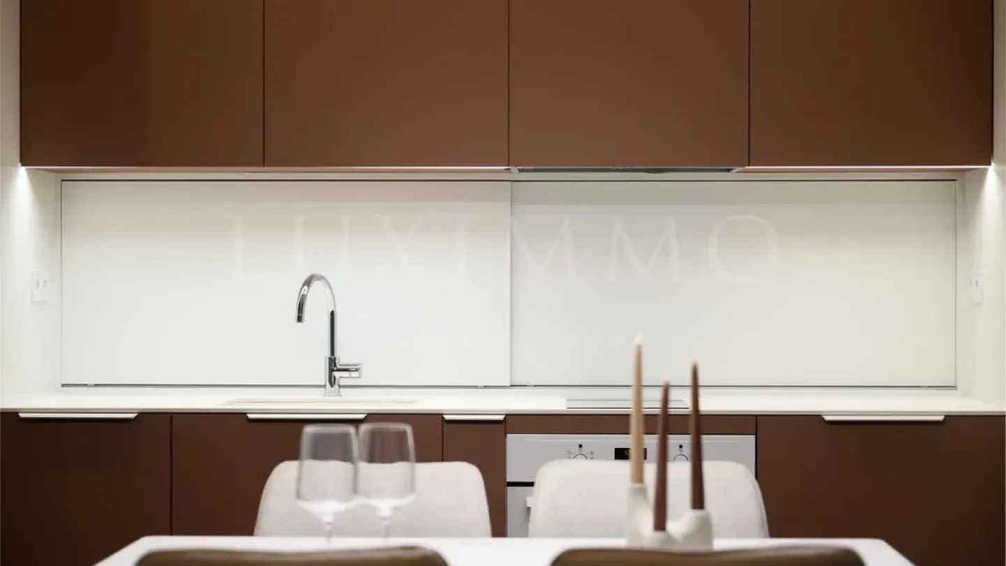 Spacious, Fully Furnished Apartment with Panoramic Terrace in Plovdiv - Image 4