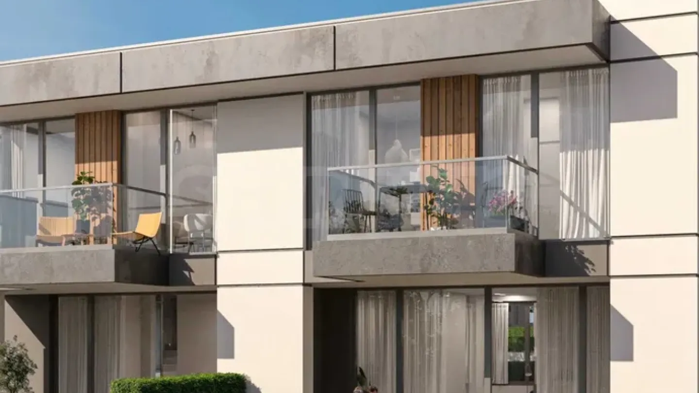 Modern 2-Level House by the Sea - Image 2