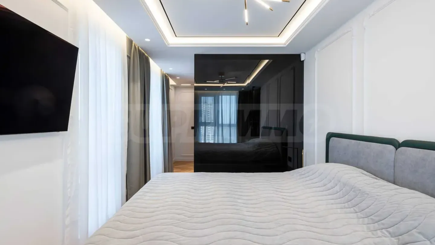 Luxurious Burgas Apartment with Sea Views - Image 1