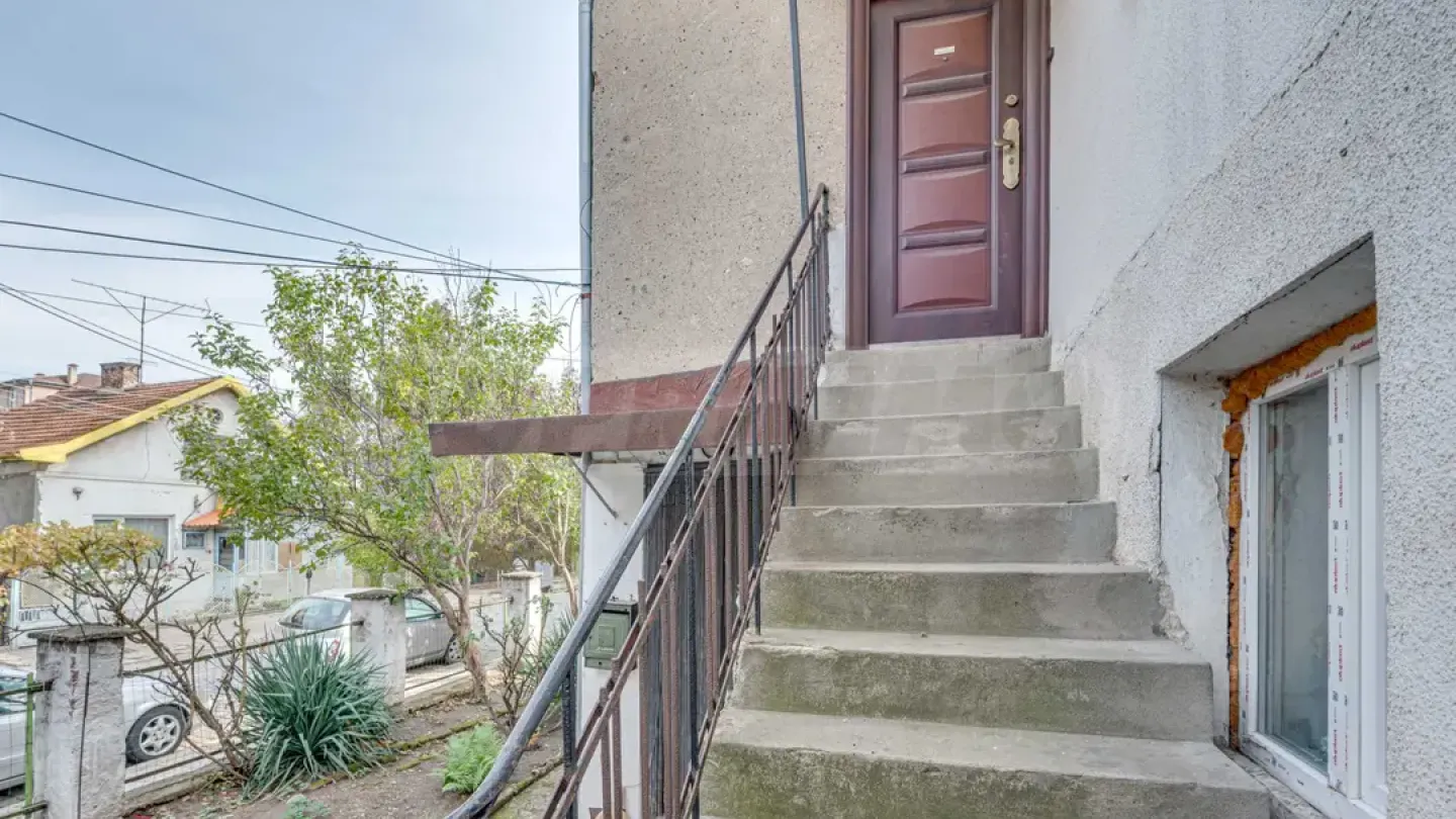 Spacious 1-Bedroom Apartment in Sofia's Reduta - Image 2