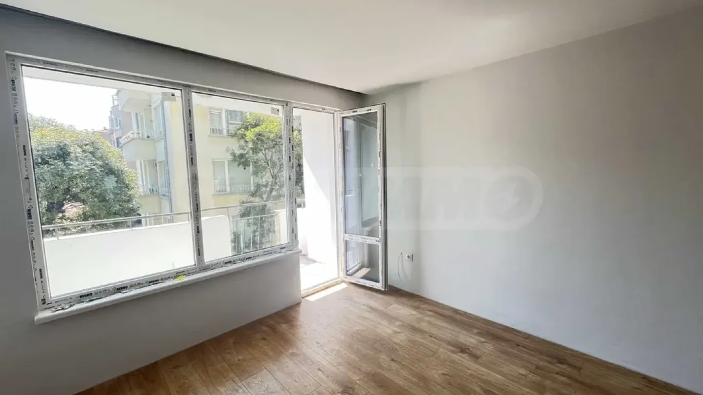 Spacious 2-Bedroom Apartment in Heart of Burgas, Bulgaria - Image 1