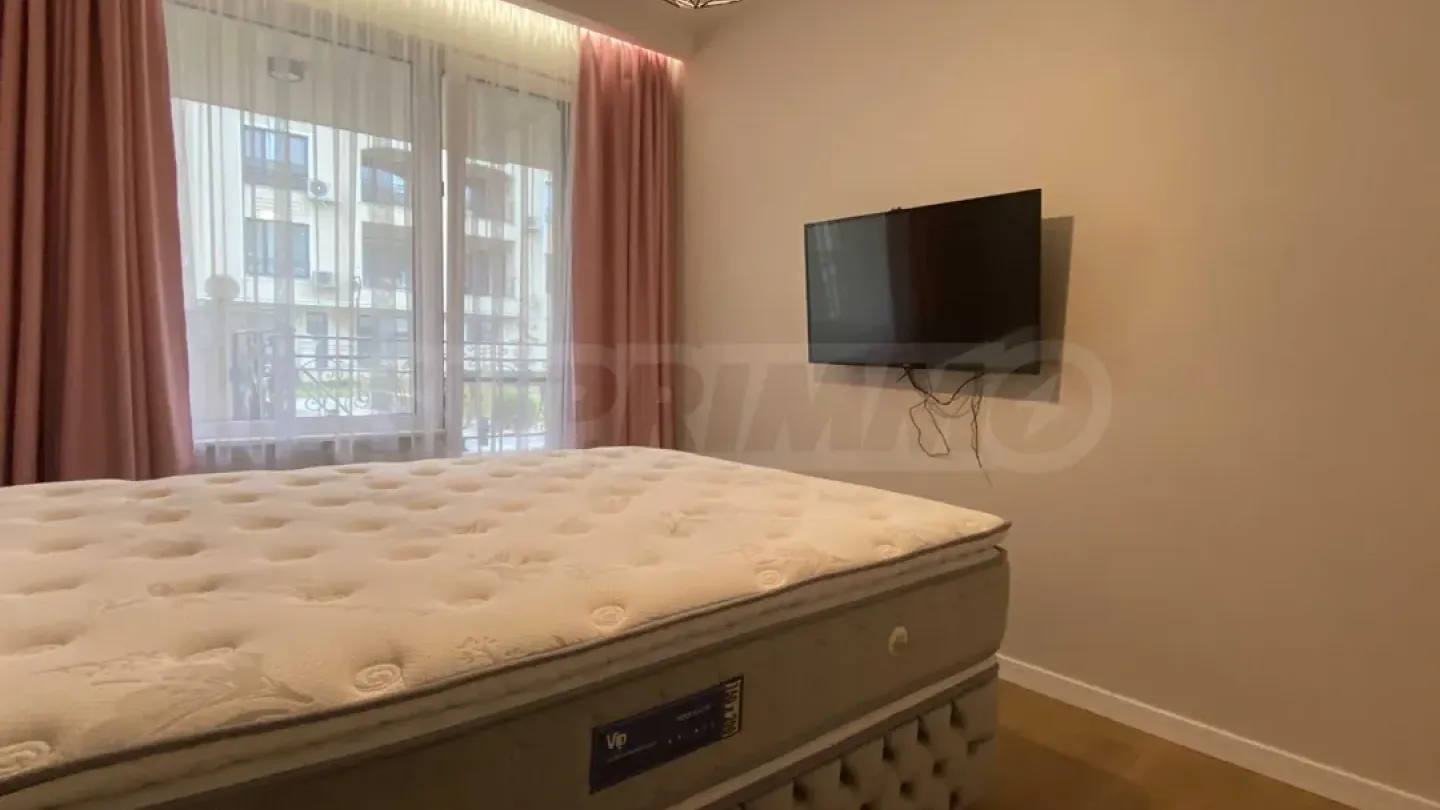Stylish Three-Bedroom Apartment in Luxury Complex, Plovdiv - Image 4