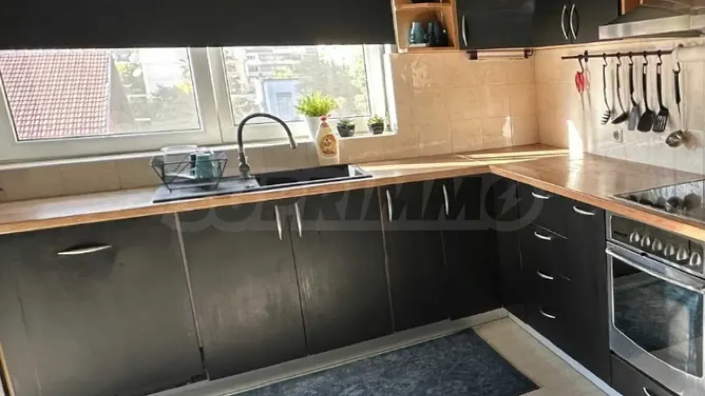 Spacious, Fully Furnished Apartment in Sofia's Quiet "Iznik" District - Image 5