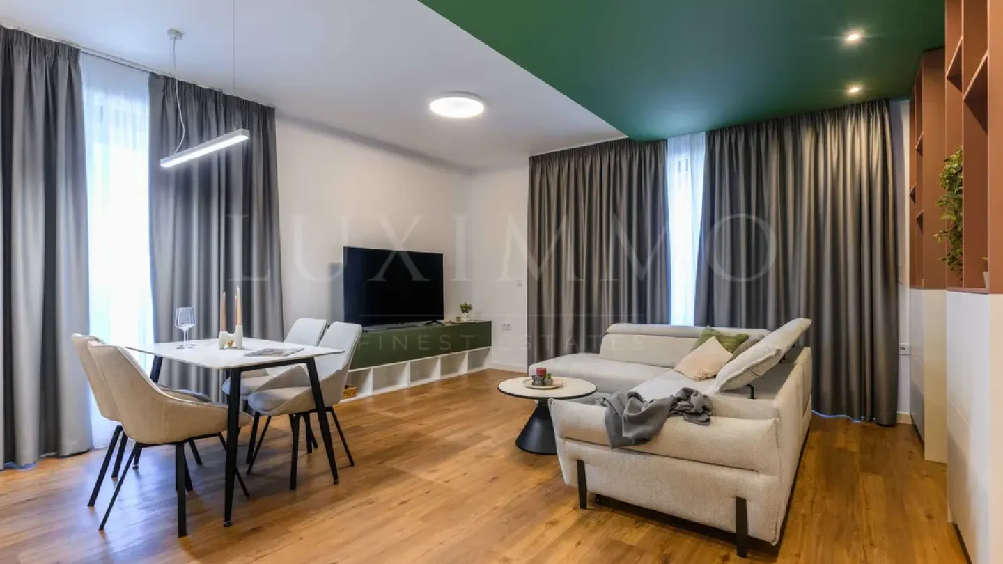 Spacious, Fully Furnished Apartment with Panoramic Terrace in Plovdiv - Image 1