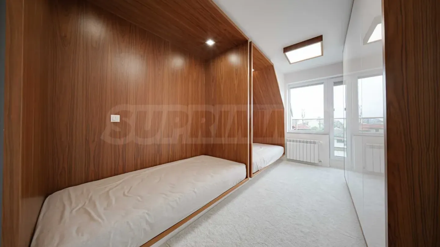 Luxurious Sofia Penthouse - City Center Gem - Image 5