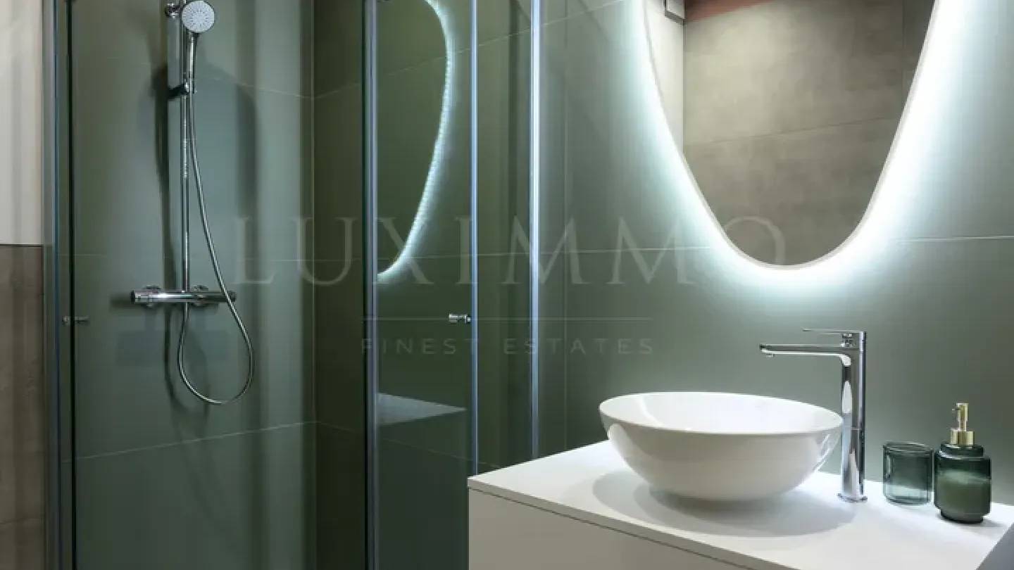 Spacious, Fully Furnished Apartment with Panoramic Terrace in Plovdiv - Image 5