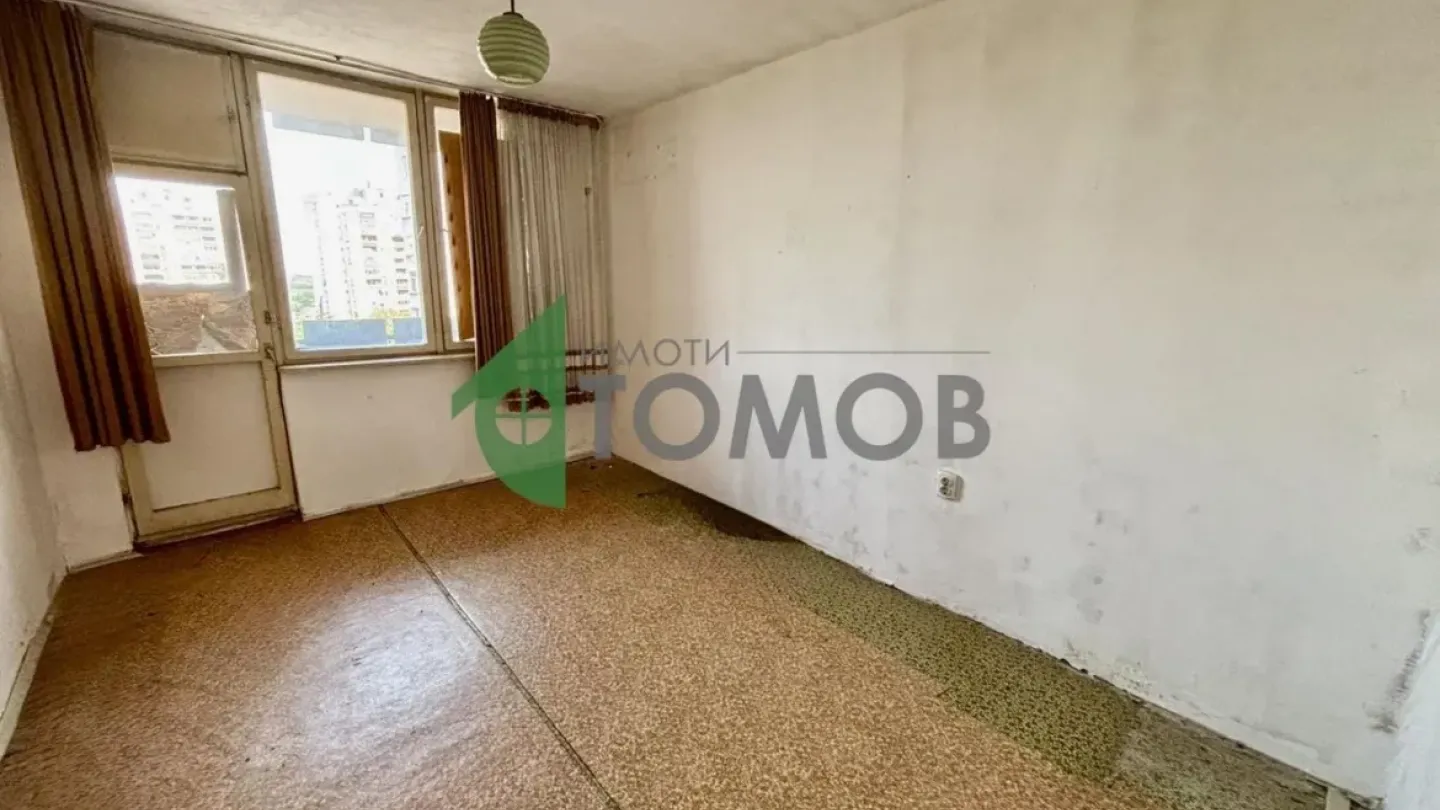 Spacious 3-Bedroom Apartment in Sunny Stara Zagora, Bulgaria - Image 5