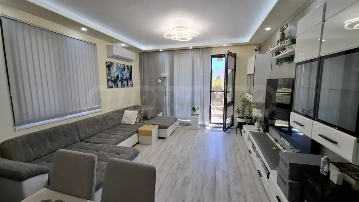 Stylish 3-Bedroom Apartment in Varna's "Briz" - Image 5