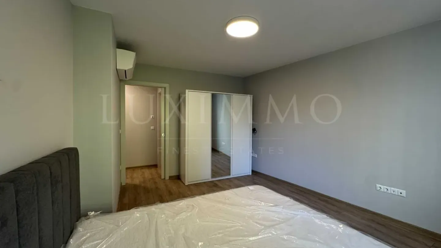 Stylish 2-Bedroom Apartment with Sea Views in Varna's Greek Quarter - Image 3