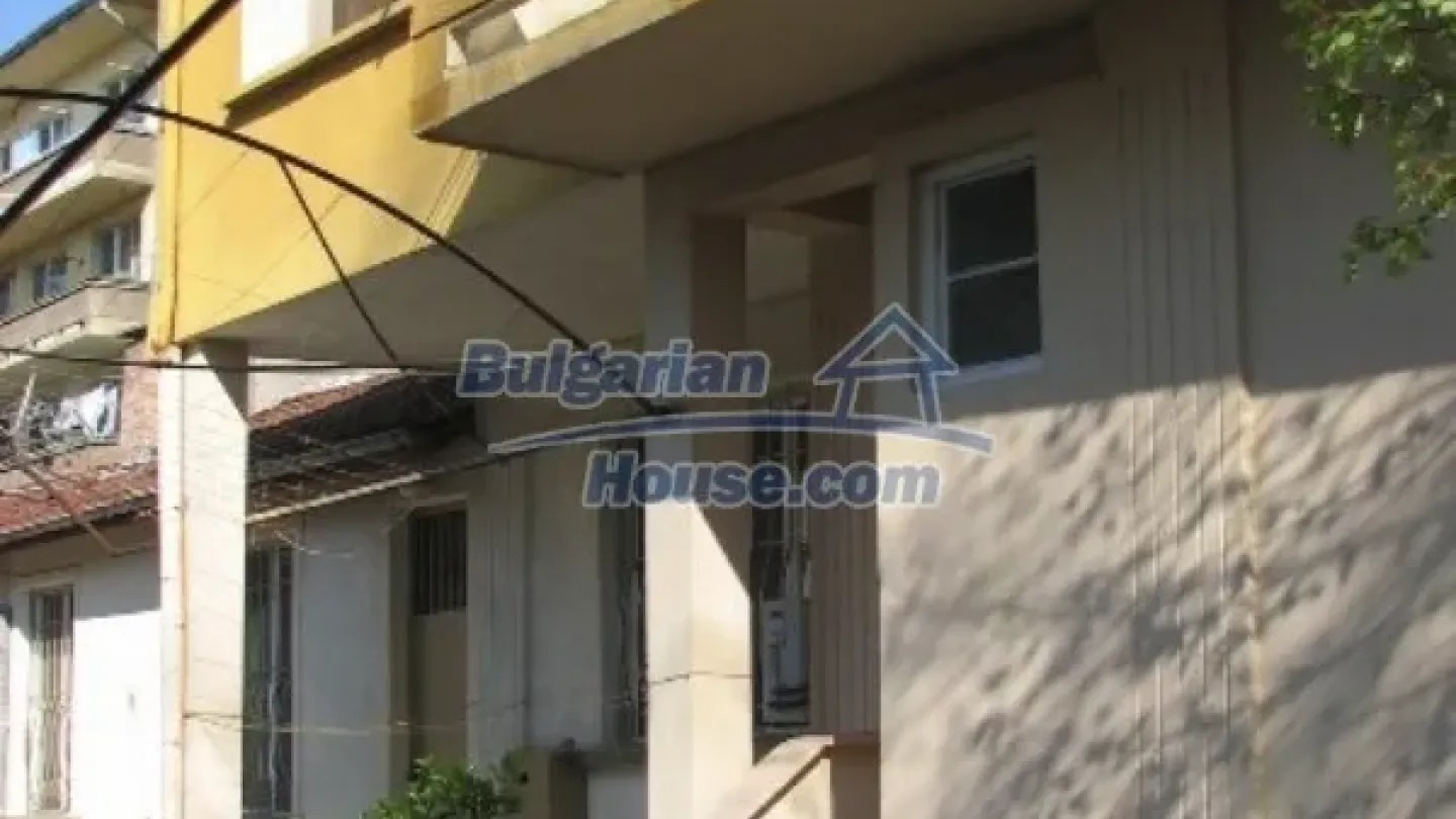 Spacious Stara Zagora Home: 230m² – Central Location - Image 2