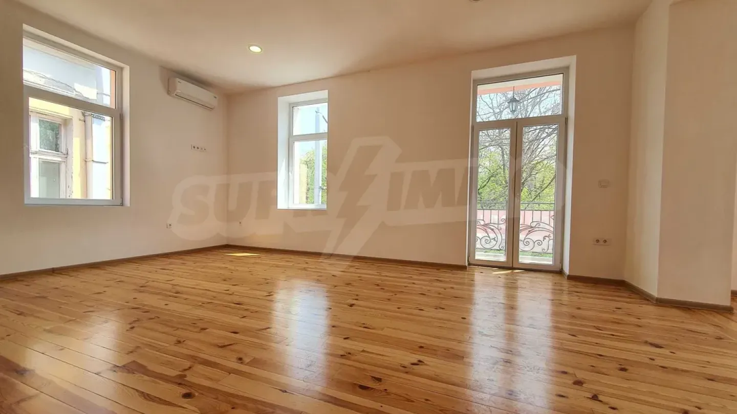 Spacious House in Plovdiv Center Near Dondukova Garden - 4 Bedrooms - Image 5