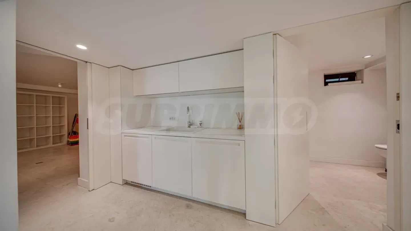 Luxury Sofia Home: 4 Bed, SPA, Garden Oasis - Image 4