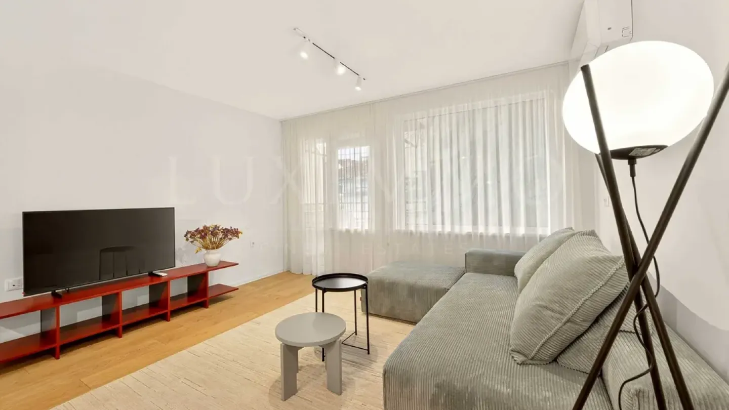 Stylish One-Bedroom Apartment in Varna's Heart – Fully Furnished - Image 4