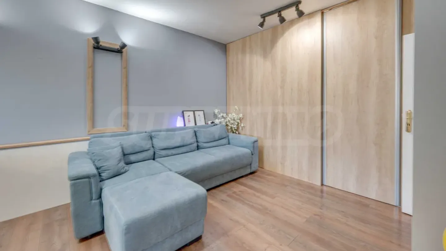 Spacious 3-Bedroom Apartment with Panoramic Views in Sofia - Image 1